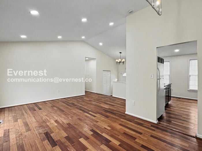 Building Photo - 9005 Heatherfield Ct