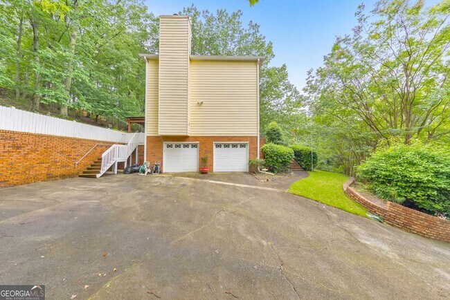 Building Photo - 1502 Rockcrest Way