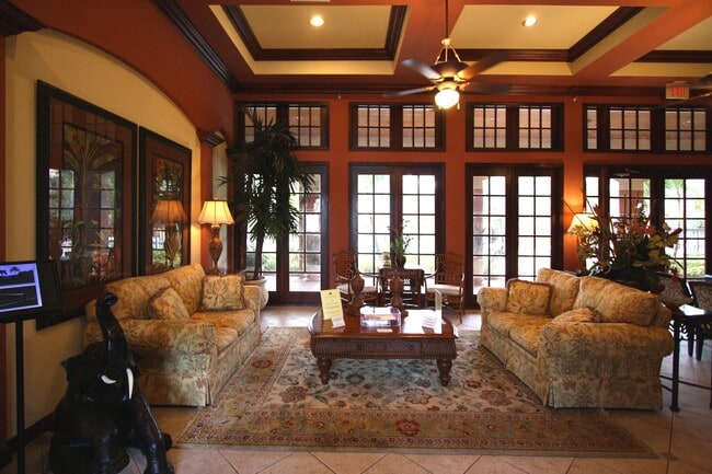 Building Photo - 2BD/2BA Dual Masters Condo w/ Lake Views!   *1st Floor & Gated Community*