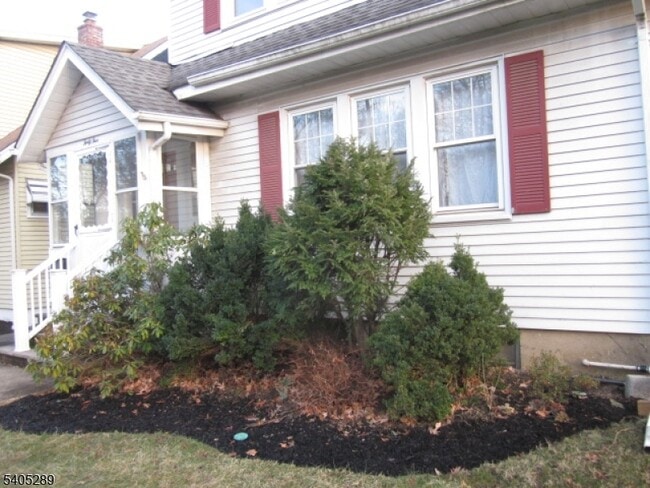 Building Photo - 45 Niles Ave