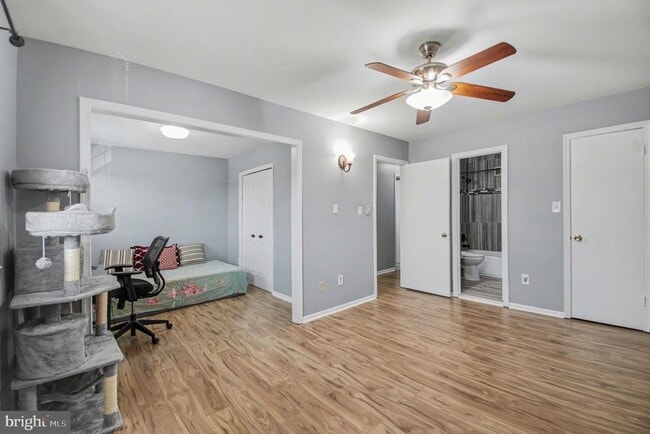 Building Photo - 7207 Jayhawk St