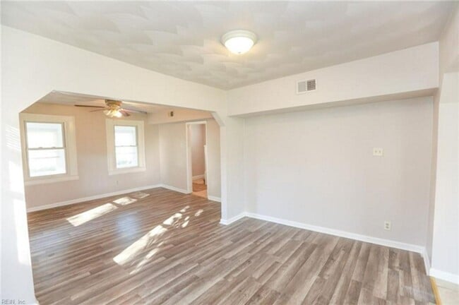 Building Photo - Cute bungalow rental in Cradock!