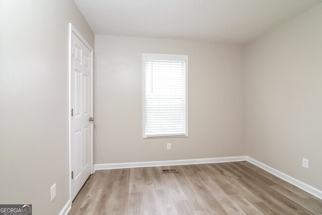 Building Photo - 417 Remington Ct