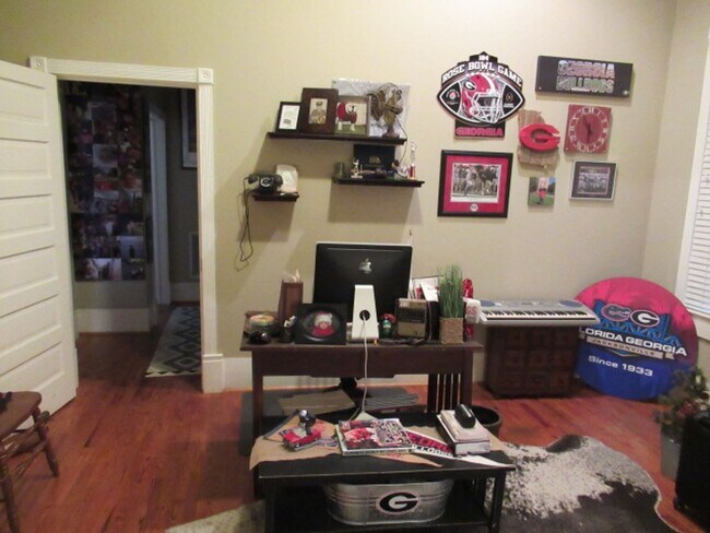 Building Photo - 416 W Montgomery St