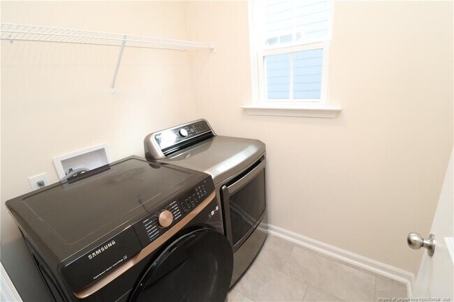 Building Photo - 123 Glen Clova Dr