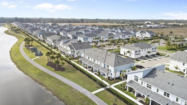 Building Photo - 4616 Longwood Lk Sq