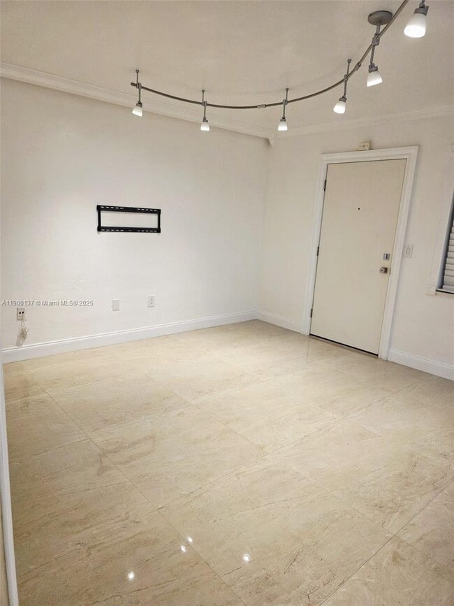 Building Photo - 3240 Mary St