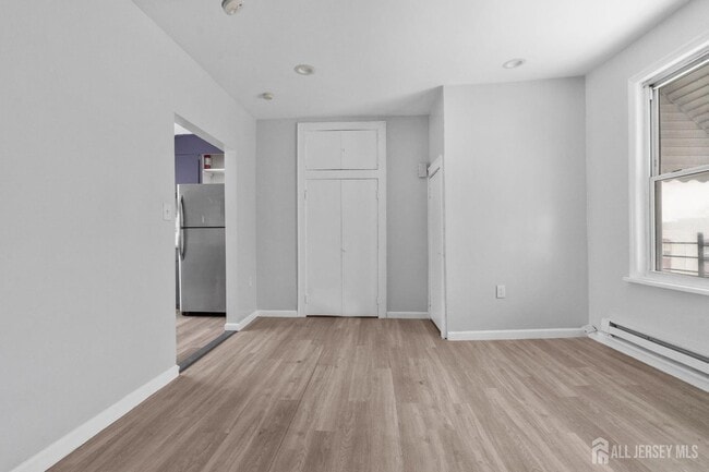 Building Photo - 211 N 13th St