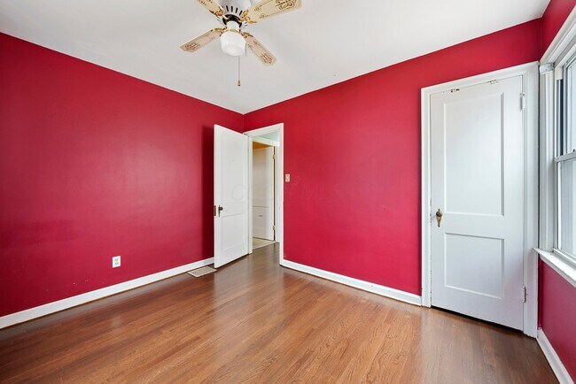 Building Photo - 2727 Bellwood Ave