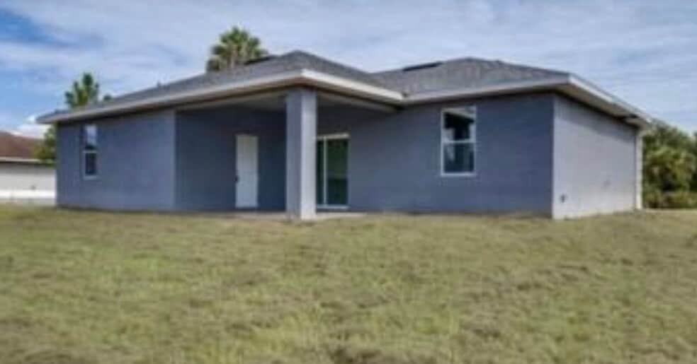 Building Photo - 1004 East 10th Street