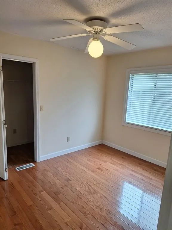 Building Photo - 3 Bedroom Home w/ Workshop and Fenced Yard
