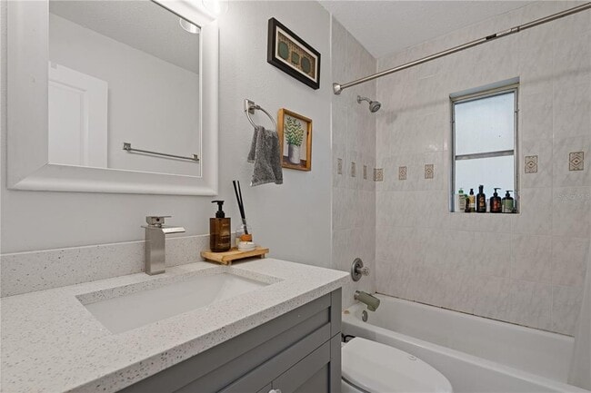 Building Photo - 3308 W Van Buren Dr