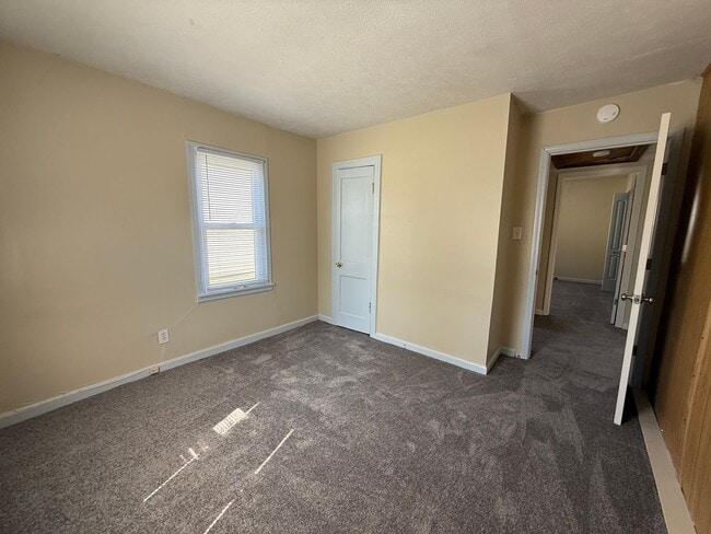 Building Photo - 2036 Margybeth Ave