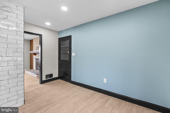 Building Photo - 3887 Shadywood Dr