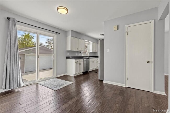 Building Photo - 1016 Amelia St