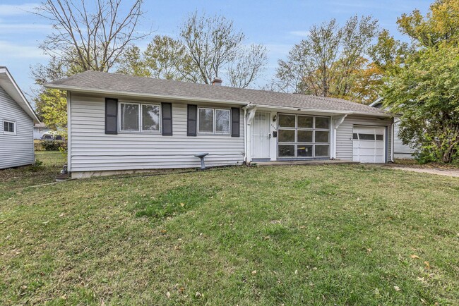 Building Photo - Updated 3+ Bedroom Ranch