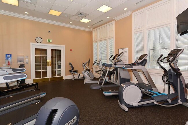 Building Photo - 750 N Tamiami Trl