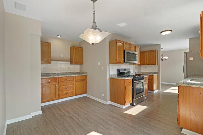 Building Photo - 407 Ballard Dr