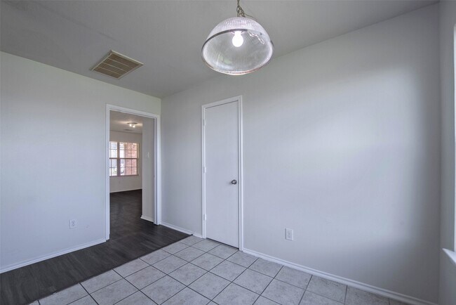 Building Photo - 14423 Benningcrest Ln