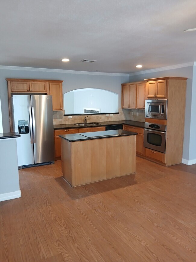 Building Photo - 7218 Yucca Dr