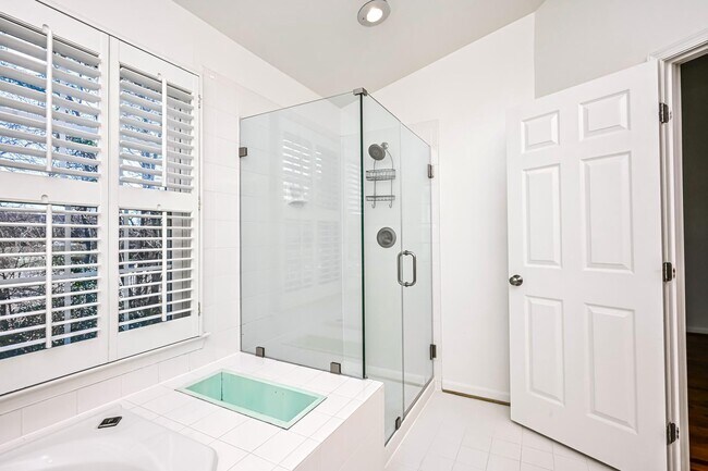 Building Photo - 2143 Wolftrap Ct