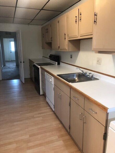 Building Photo - 1024 Caledonia St