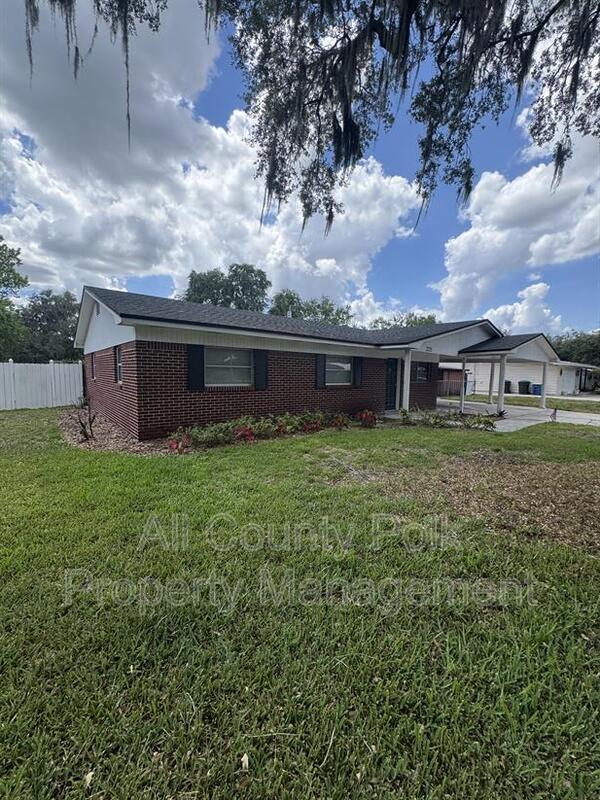 Building Photo - 2255 E Helen Cir