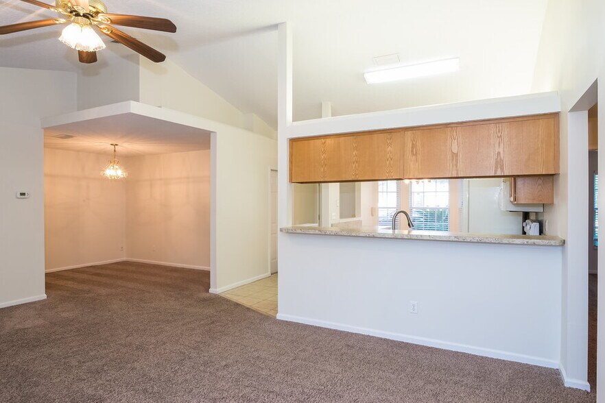 Building Photo - 2204 Francis Lewis Ct