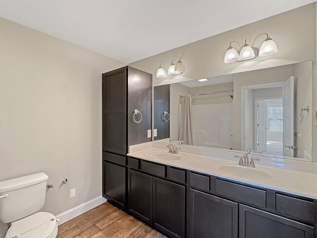 Building Photo - Perfect Location! Beautiful 3 bedroom home for rent!