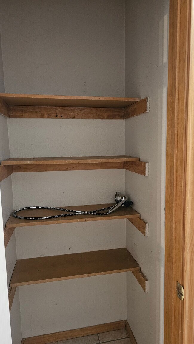 Hall Closet - 5121 Galloping Way