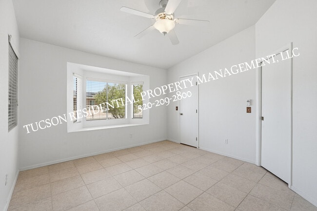 Building Photo - 2531 W Glenbrook Way