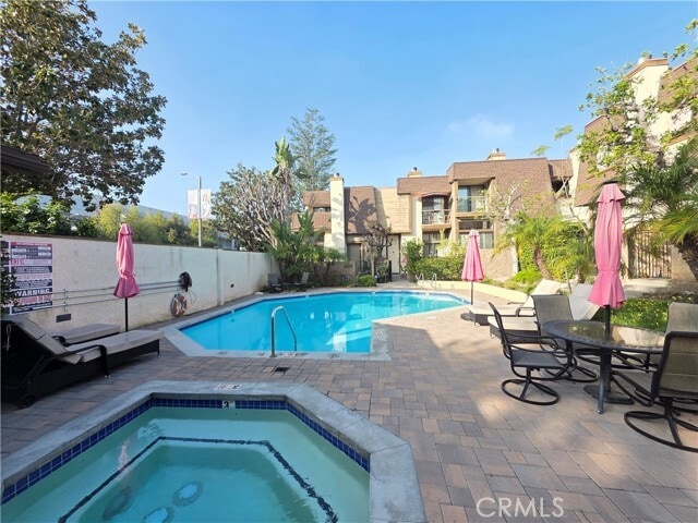 Building Photo - 13963 Riverside Dr