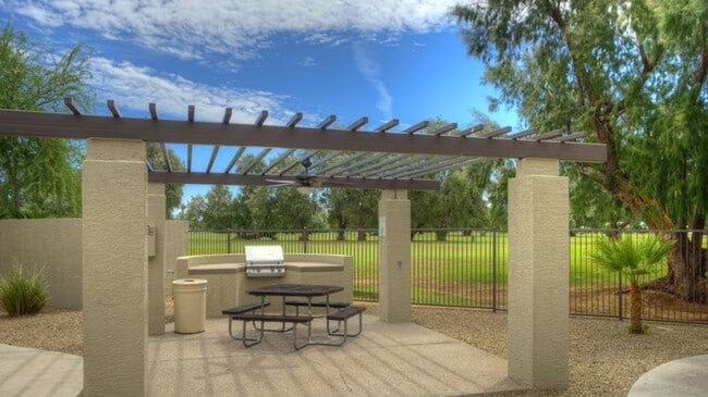 Building Photo - 125 S Alma School Rd