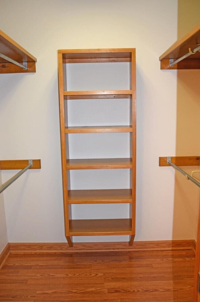 Building Photo - 3906 Summerwood Ct