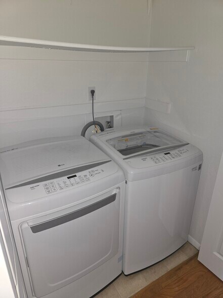 Building Photo - 3770 S Mission Pky