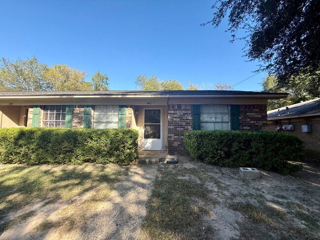 Primary Photo - 12402 Gentry St