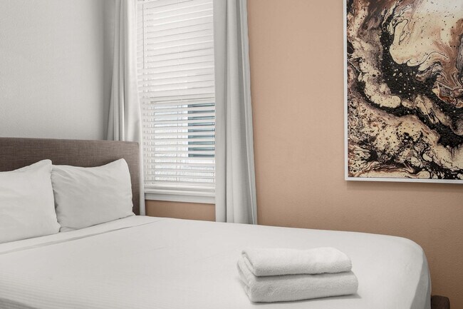 Building Photo - 301 Burma St