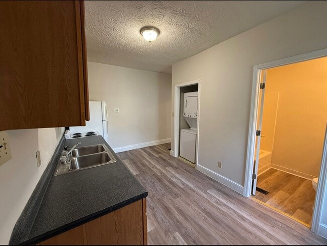 Building Photo - 329-1 Lexington Ave – 2 Bedroom Duplex wit...