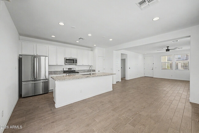 Building Photo - 14690 W Sand Hills Rd