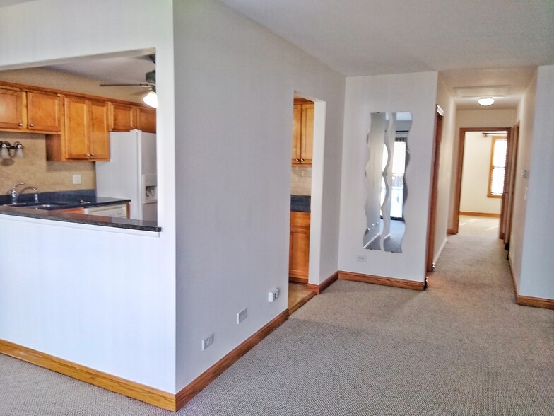 Living Room - 220 Oak Knoll Ct