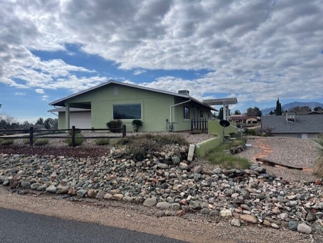 Building Photo - WOW!!! On the Hill with Endless Views - Contact Property Pros Property Management