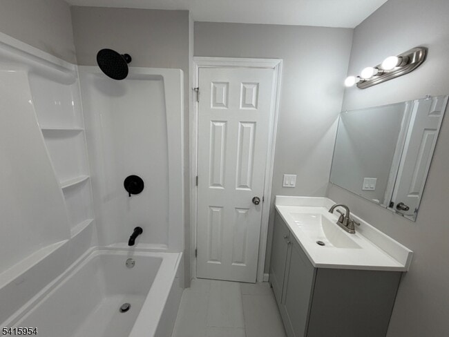 Building Photo - 37 Quaid St