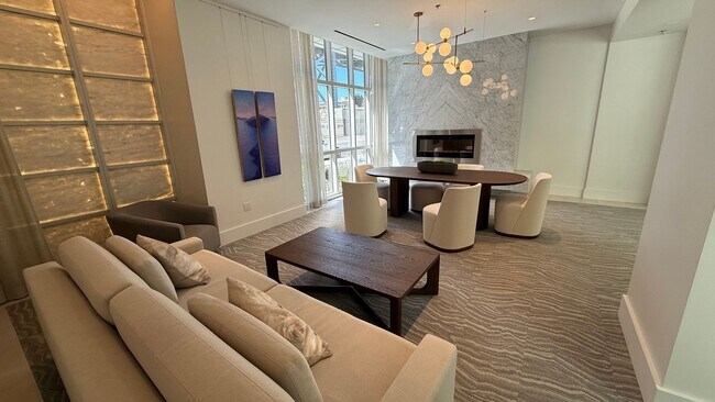 Building Photo - EPIC REA - Watermark-Fabulous Penthouse-Vi...