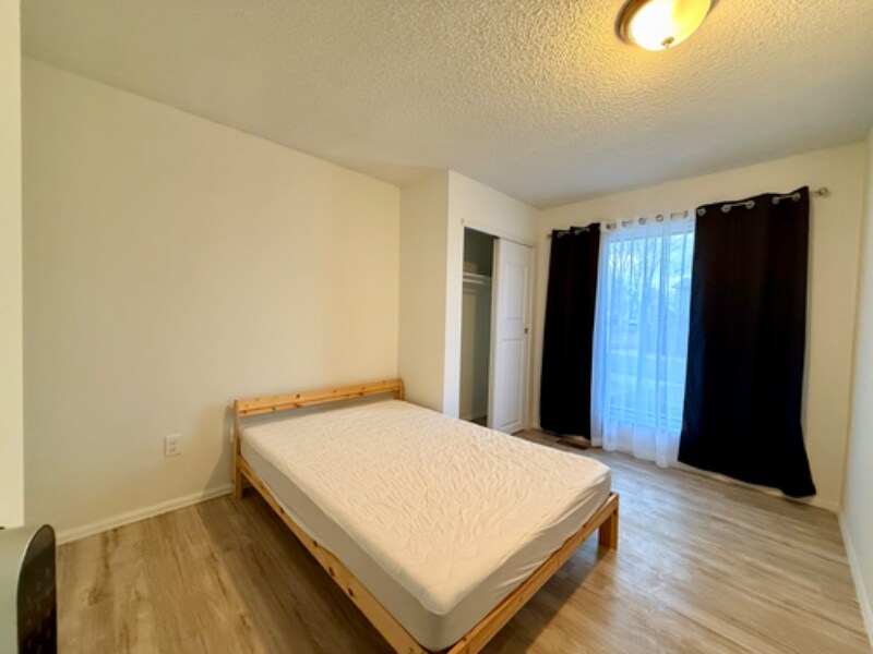 Building Photo - 2708 W 98th Dr