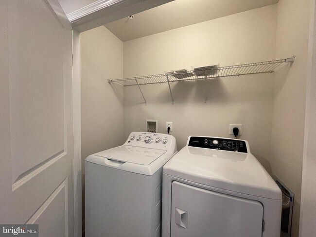 Building Photo - 3659 Duckhorn Way