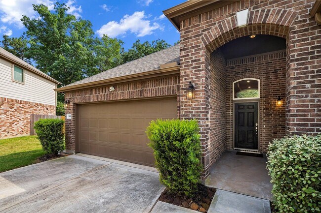 Building Photo - 1810 Daly Way
