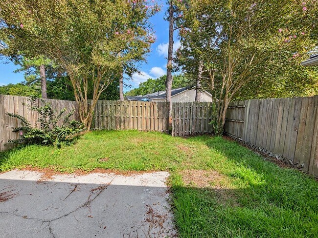Building Photo - 1342 Pinnacle Ln