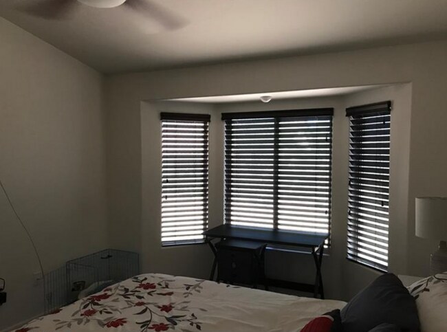 Building Photo - Sun City - Short Term Rental - Fully Furnished