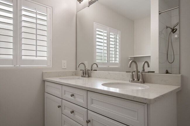 Building Photo - Renovated Winter Park 32789 Home for Lease