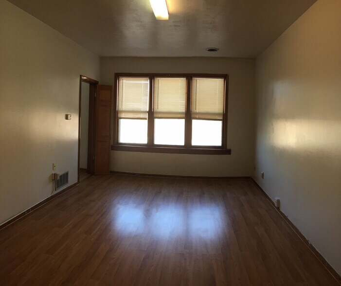 Building Photo - 2934 S Keeley St